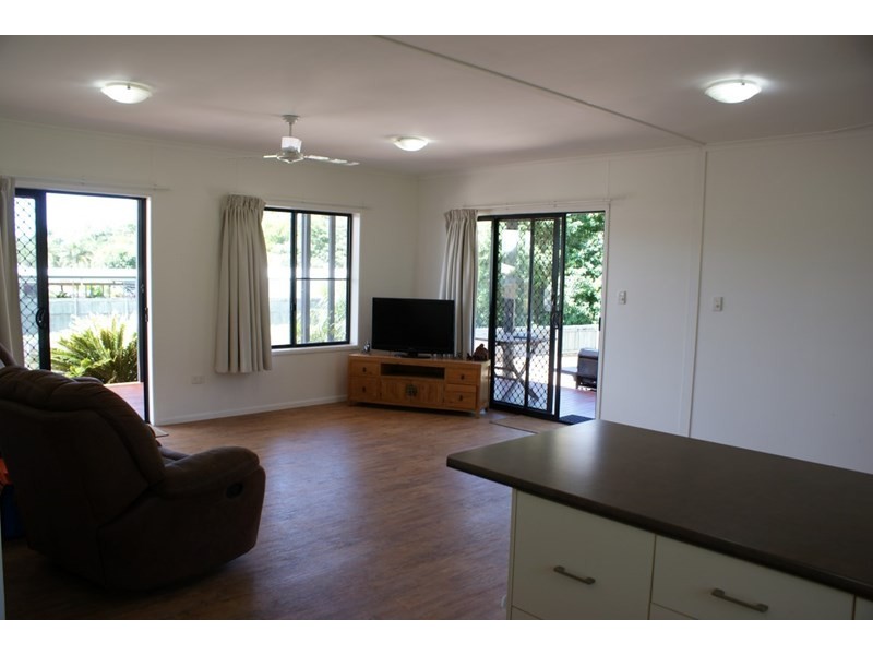 25 Spinnaker Street, South Mission QLD 4852