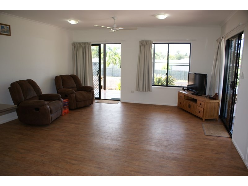 25 Spinnaker Street, South Mission QLD 4852