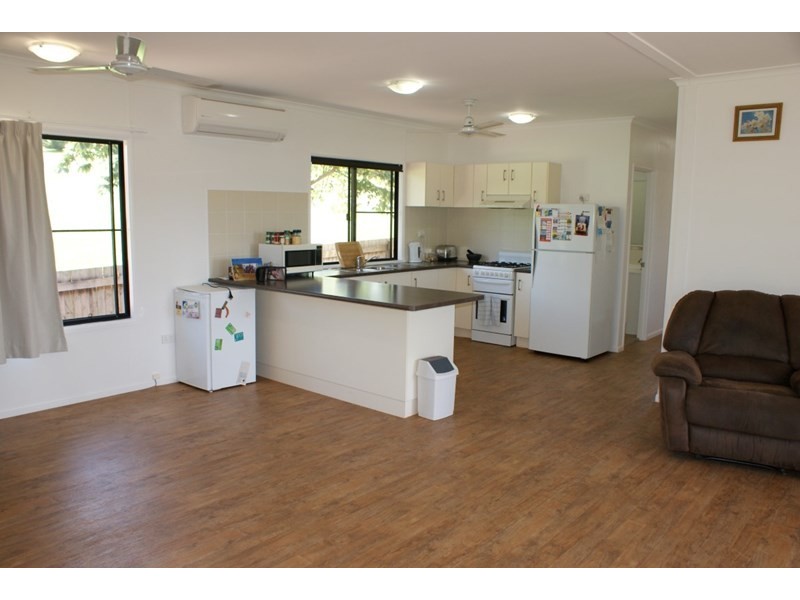 25 Spinnaker Street, South Mission QLD 4852