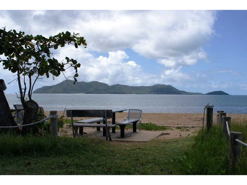 25 Spinnaker Street, South Mission QLD 4852