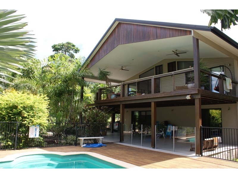 15 Pioneer Street, Bingil Bay QLD 4852