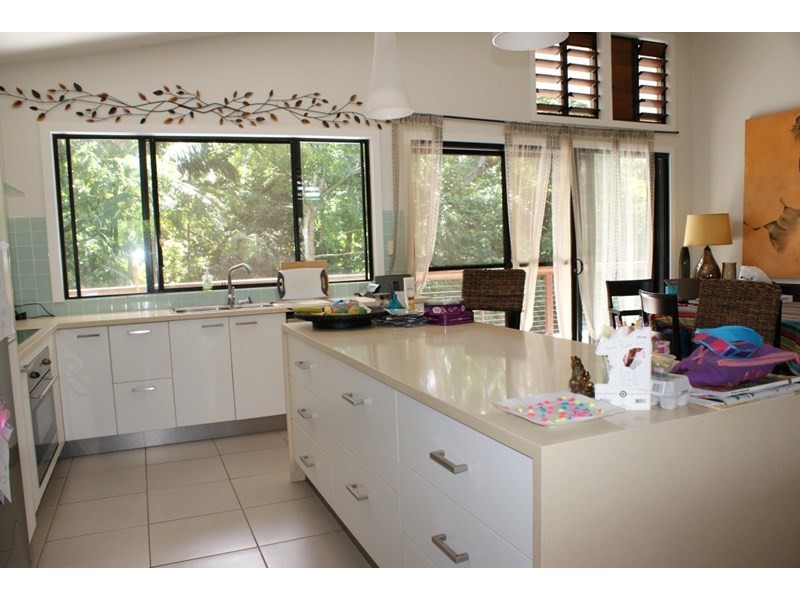 15 Pioneer Street, Bingil Bay QLD 4852