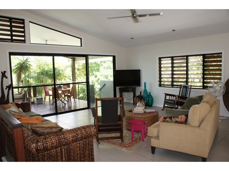 15 Pioneer Street, Bingil Bay QLD 4852