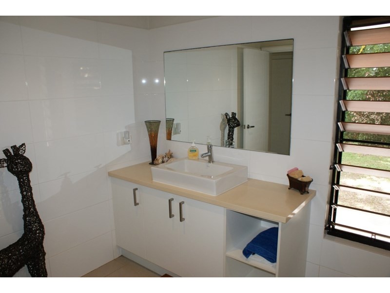 15 Pioneer Street, Bingil Bay QLD 4852