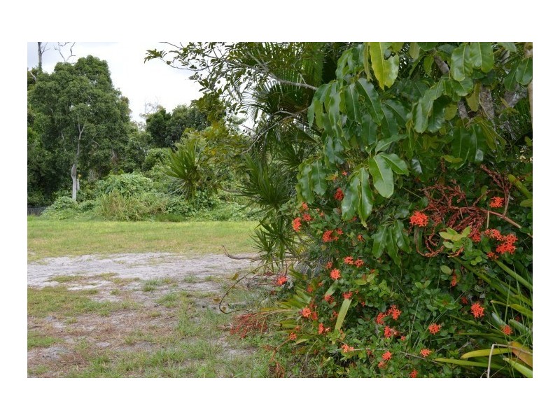 45 Holland Street, Wongaling Beach QLD 4852