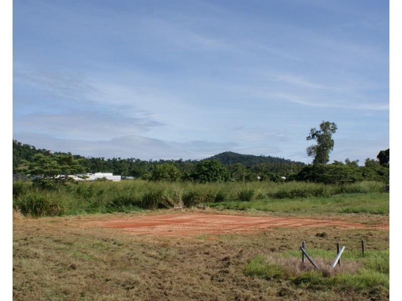 1 Shore Street, Wongaling Beach QLD 4852