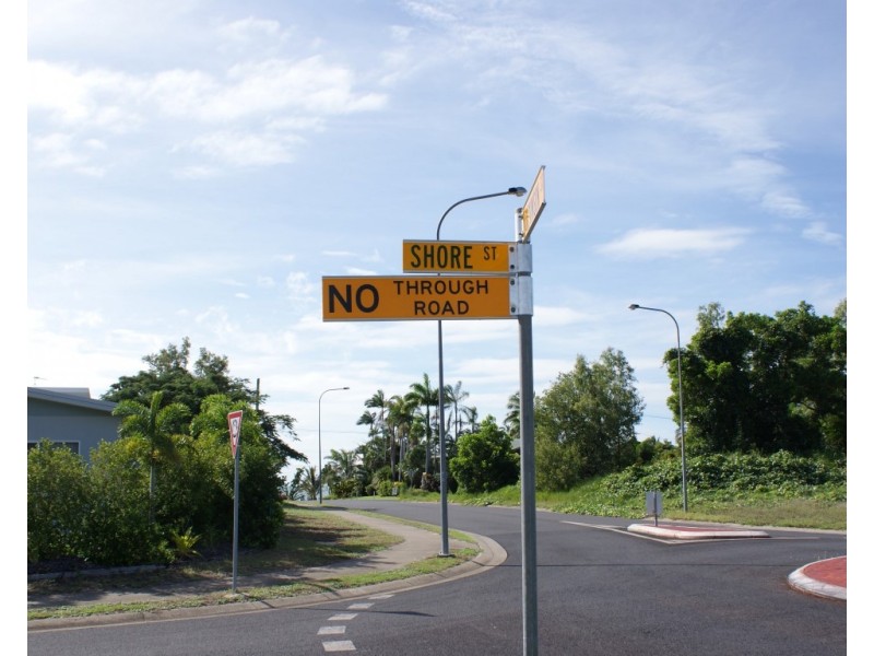 1 Shore Street, Wongaling Beach QLD 4852