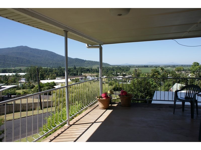 23 Hyatt Street, Tully QLD 4854