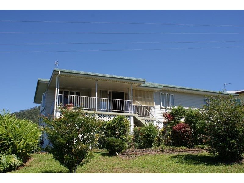 23 Hyatt Street, Tully QLD 4854