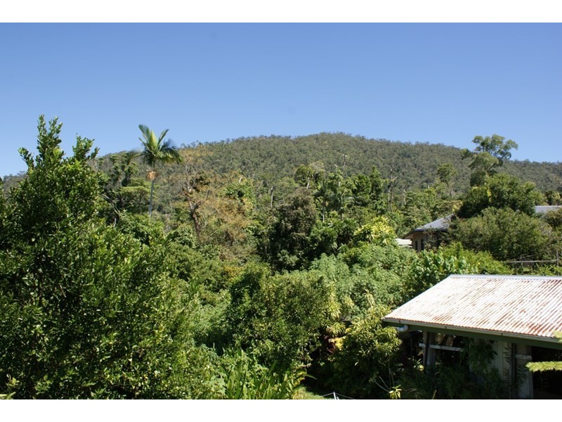 23 Hyatt Street, Tully QLD 4854