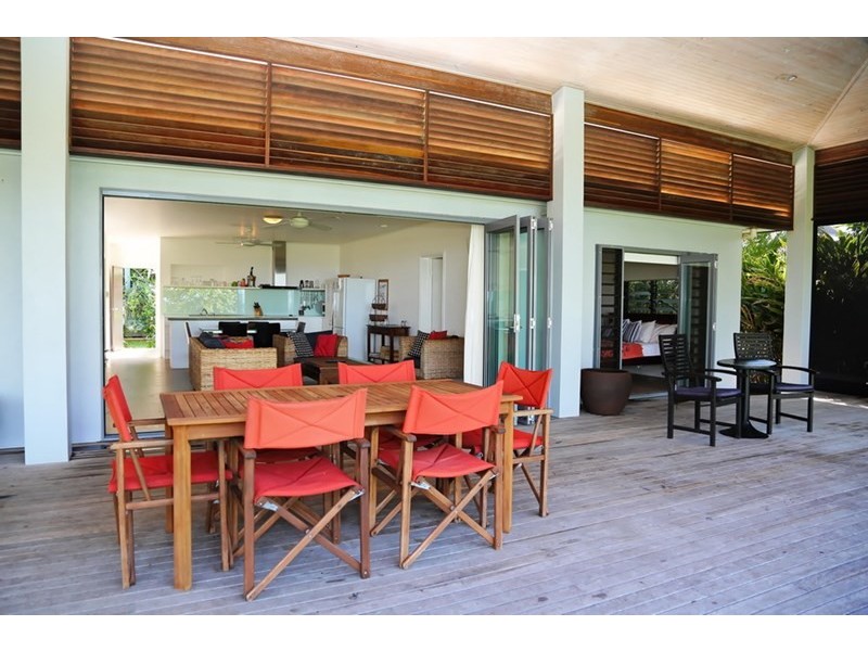 14 Donkin Lane, Mission Beach QLD 4852
