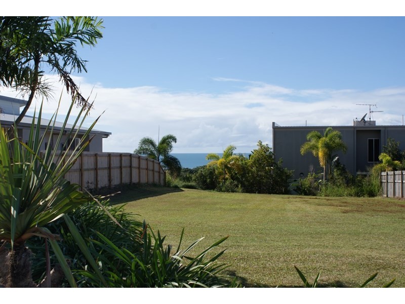 6 Rise Crescent, Mission Beach QLD 4852