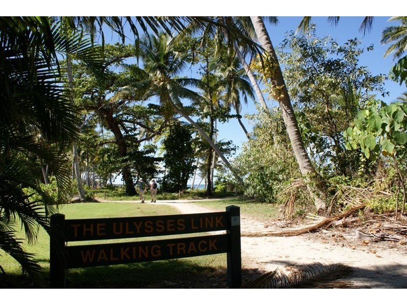 6 Rise Crescent, Mission Beach QLD 4852