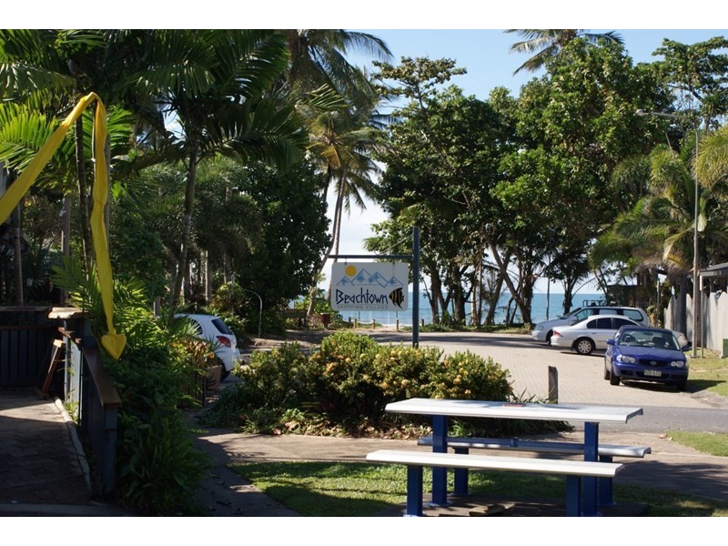 6 Rise Crescent, Mission Beach QLD 4852