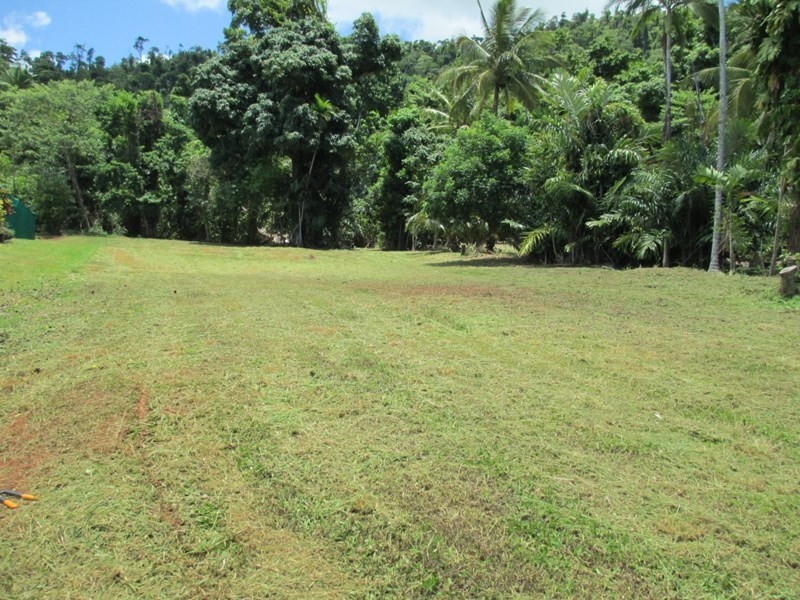 52 Cutten Street, Bingil Bay QLD 4852