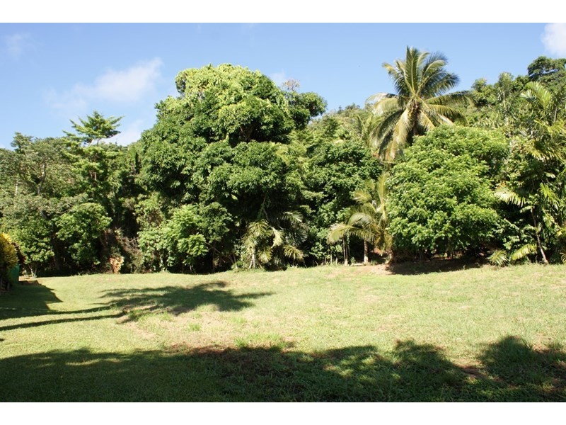 52 Cutten Street, Bingil Bay QLD 4852