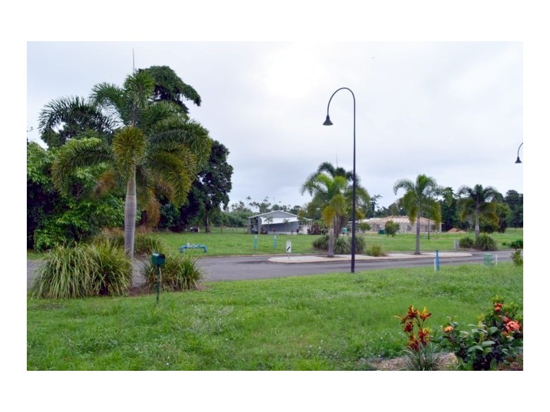 25 Casuarina Crescent, Mission Beach QLD 4852