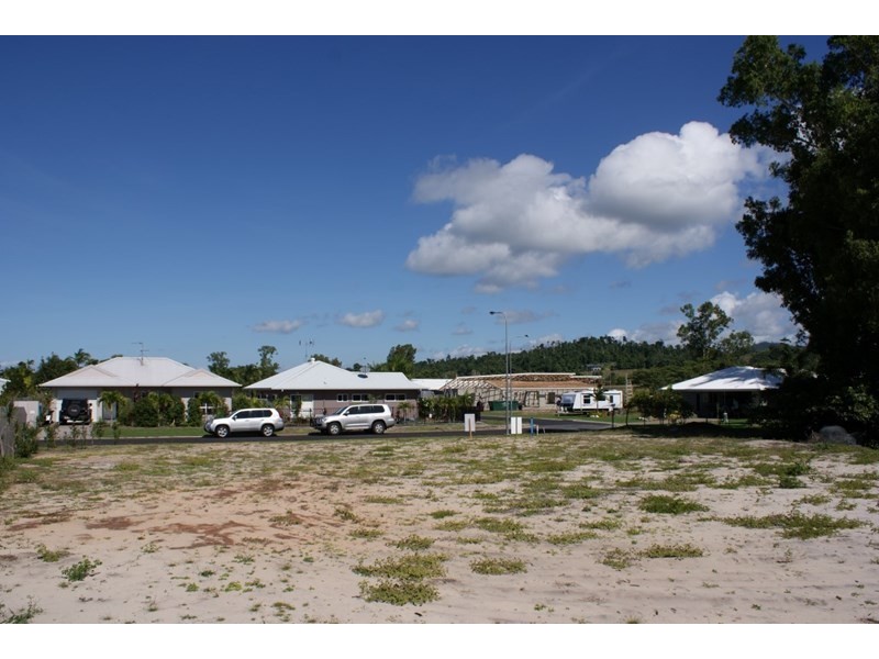 19 Shore Street, Wongaling Beach QLD 4852