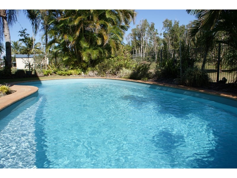 67 Taylor Street, Tully Heads QLD 4854