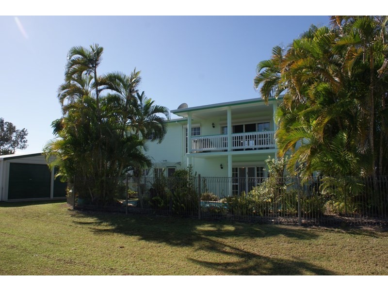 67 Taylor Street, Tully Heads QLD 4854