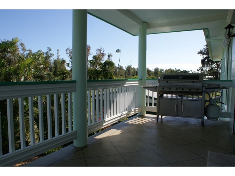 67 Taylor Street, Tully Heads QLD 4854