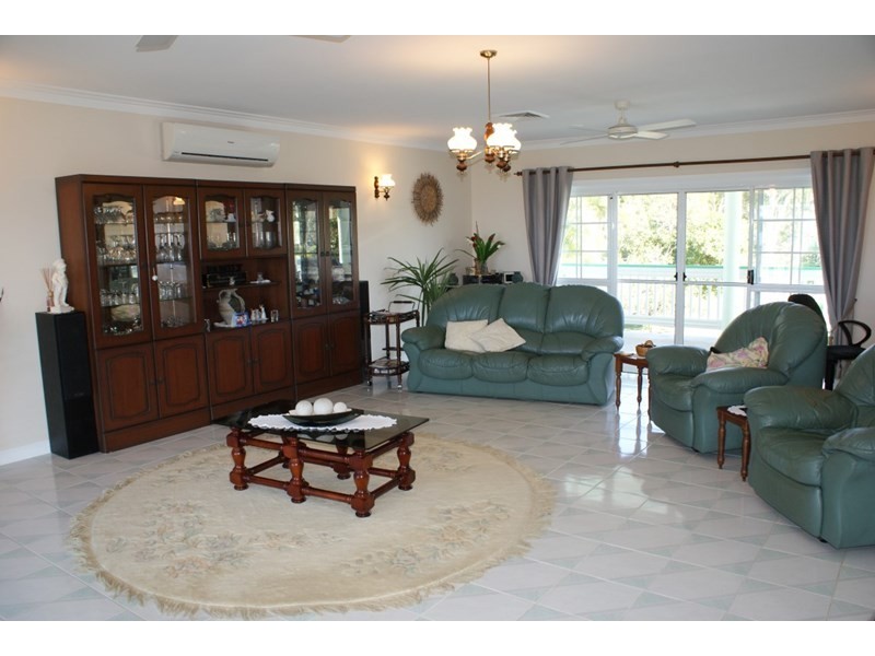 67 Taylor Street, Tully Heads QLD 4854