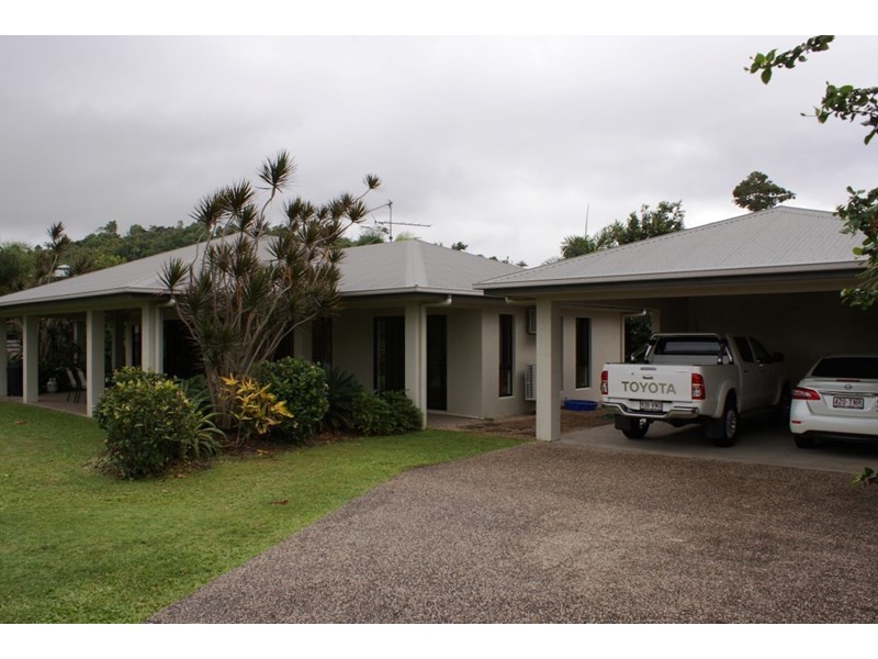 9 Clipper Court, South Mission QLD 4852