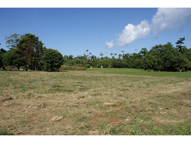 11 Reef Close, Mission Beach QLD 4852