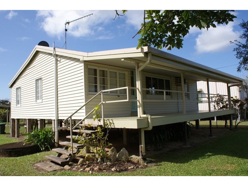 35 Royston Street, El Arish QLD 4855