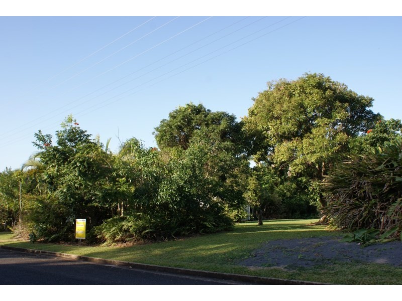 20 Pioneer Street, Bingil Bay QLD 4852