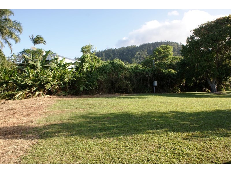 20 Pioneer Street, Bingil Bay QLD 4852