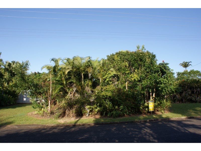 20 Pioneer Street, Bingil Bay QLD 4852