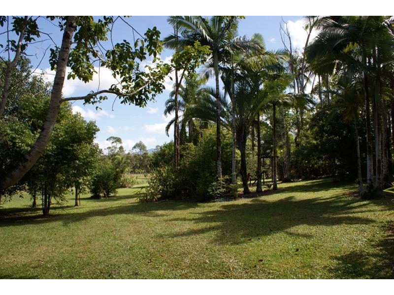 814 East Feluga Road, East Feluga QLD 4854