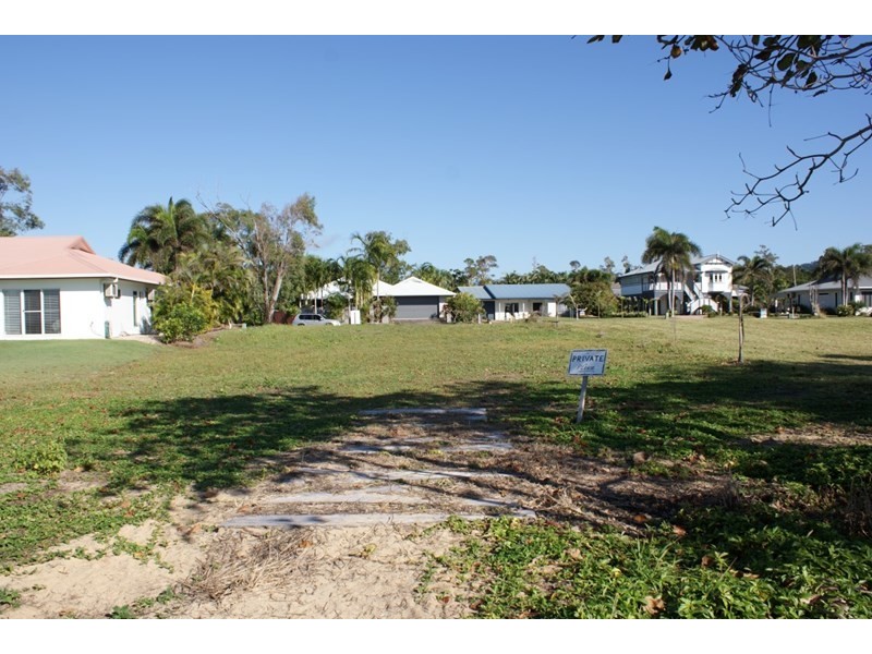 7 Conch Street, Mission Beach QLD 4852