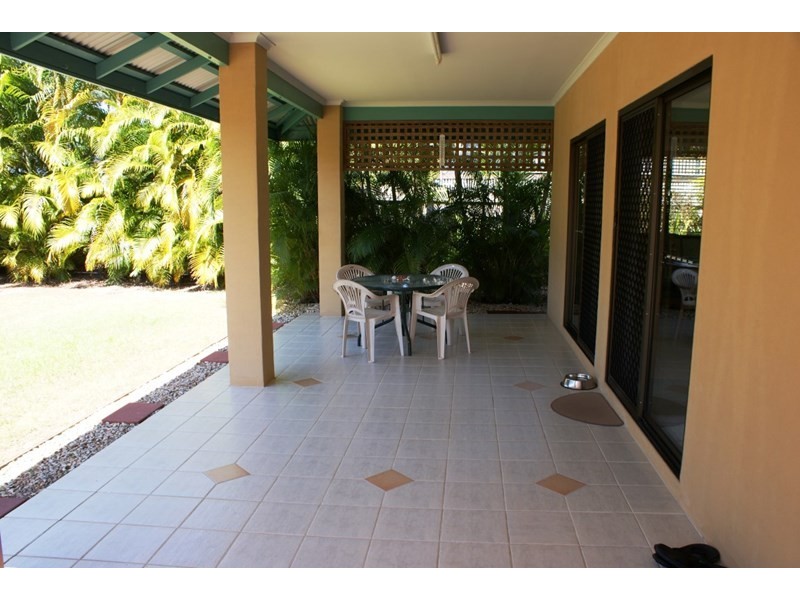 50 Holland Street, Wongaling Beach QLD 4852