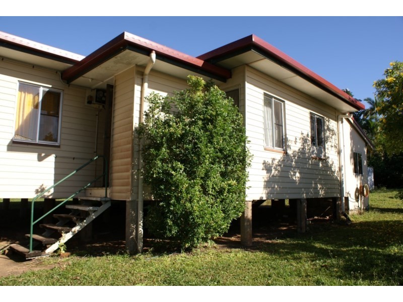 14 Edward Street, Tully QLD 4854