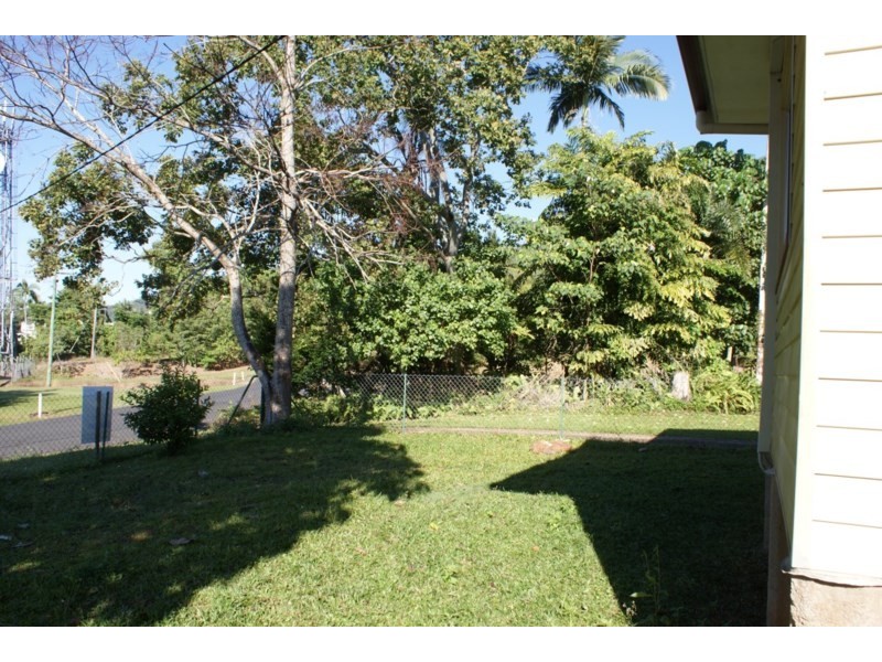 14 Edward Street, Tully QLD 4854