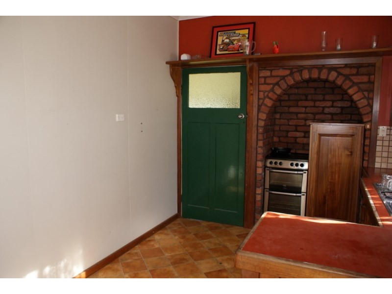 14 Edward Street, Tully QLD 4854