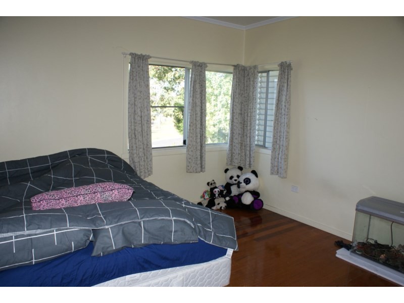 14 Edward Street, Tully QLD 4854