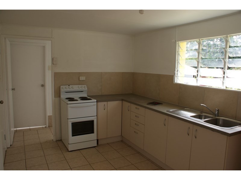 28 Trower Street, Tully QLD 4854