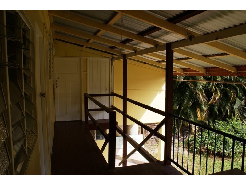 28 Trower Street, Tully QLD 4854