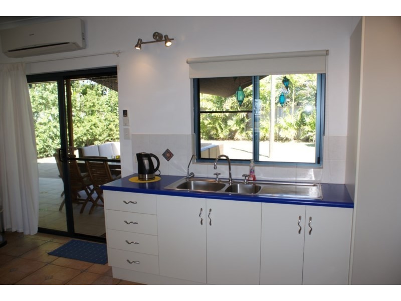 10 Conch Street, Mission Beach QLD 4852