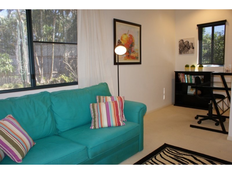 10 Conch Street, Mission Beach QLD 4852