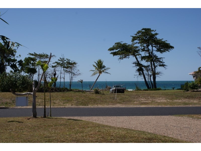 10 Conch Street, Mission Beach QLD 4852