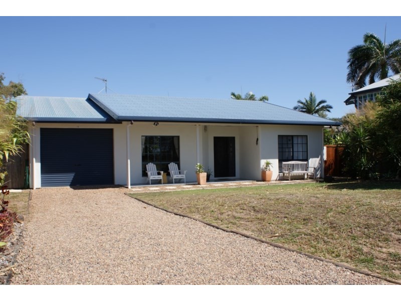 10 Conch Street, Mission Beach QLD 4852