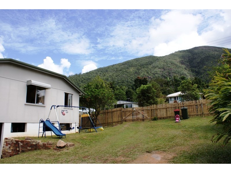 4 Brannigan Street, Tully QLD 4854