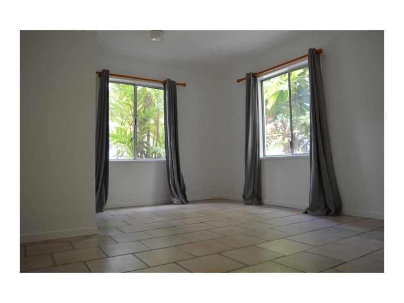 4/3 Donkin Lane, Mission Beach QLD 4852