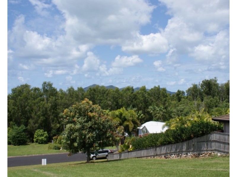 7 Dunkalli Crescent, Wongaling Beach QLD 4852