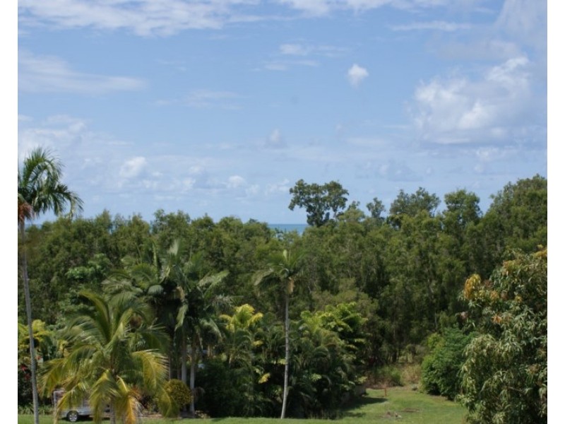 7 Dunkalli Crescent, Wongaling Beach QLD 4852