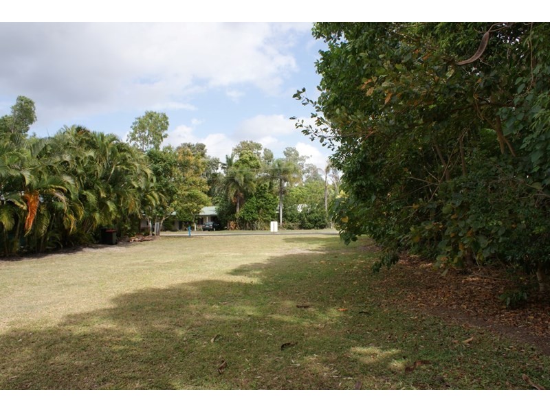 22 Seafarer Street, South Mission QLD 4852